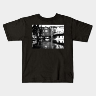 Gas street basin and canal Birmingham uk Kids T-Shirt